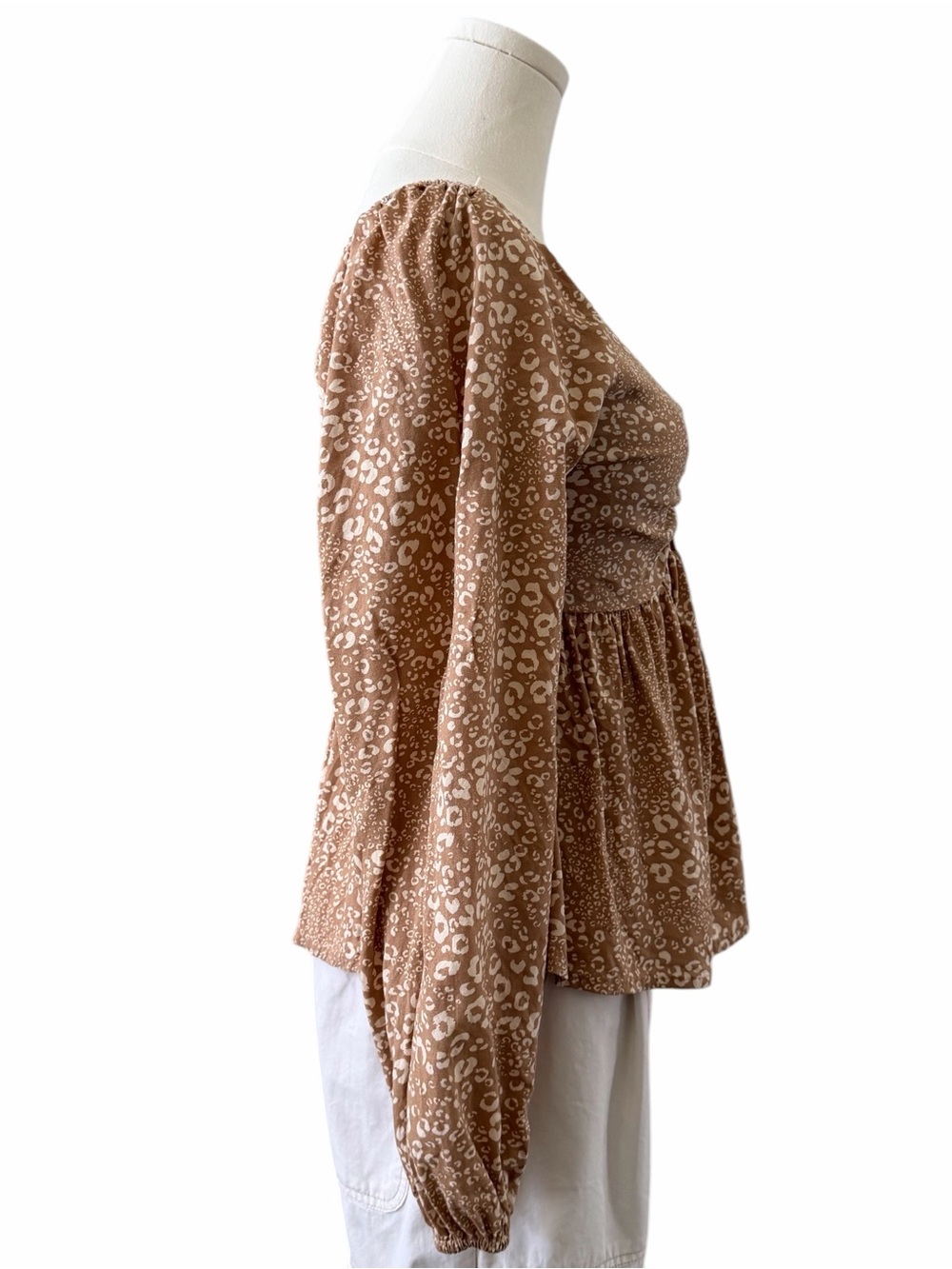 Japna Peplum Blouse Womens Size M Beige Animal Print Boho Smocked Babydoll Top - Picture 3 of 11